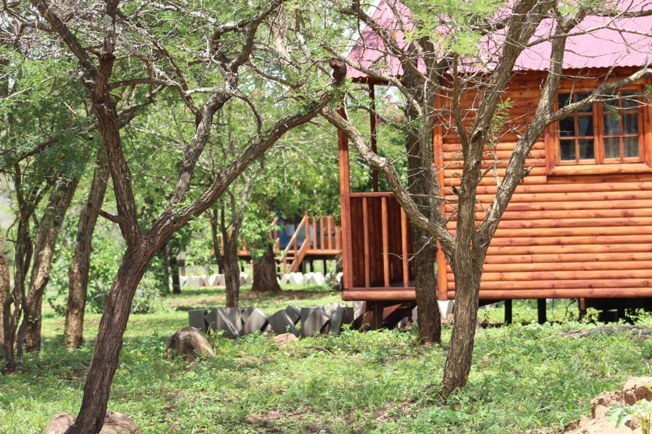 Igula Lodge Mkuze Bagian luar foto